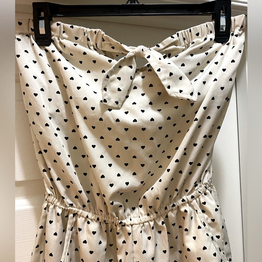 FASHION WEB TAN STRAPLESS TIE ROMPER WITH HEARTS- SIZE M - Picture 2 of 6